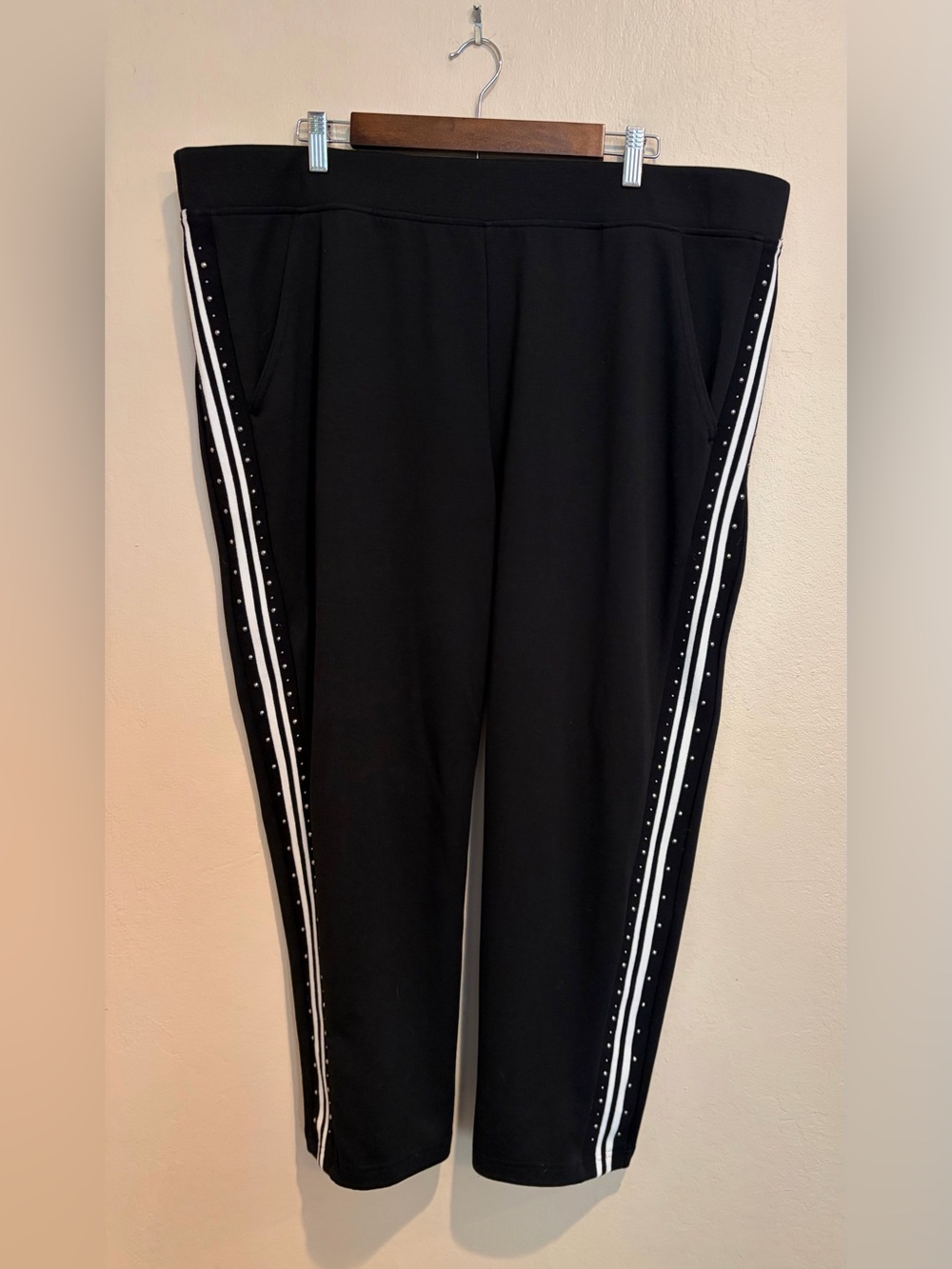 Chico’s Black Pull-On Track Pants w/ White Side Stripe and Studs, size 18/20